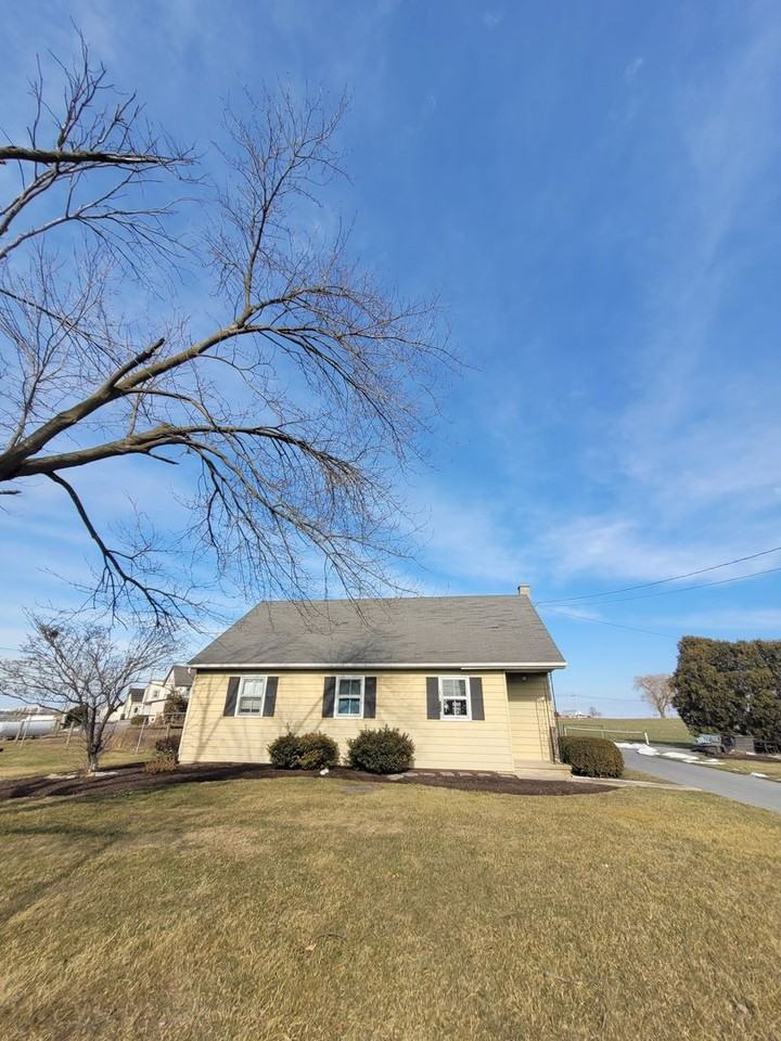 331 Newport Rd - Photo 4 of 38