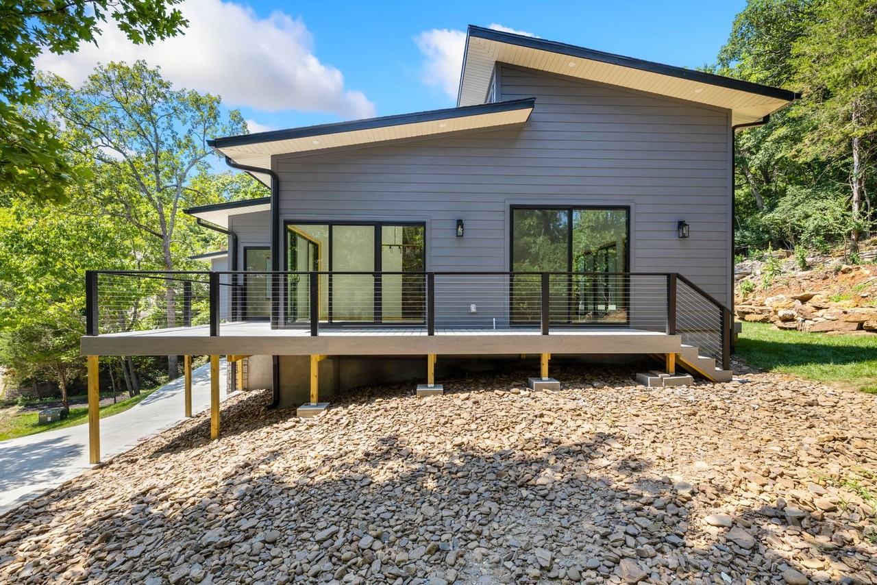 618 N Rockcliff Rd - Photo 3 of 37