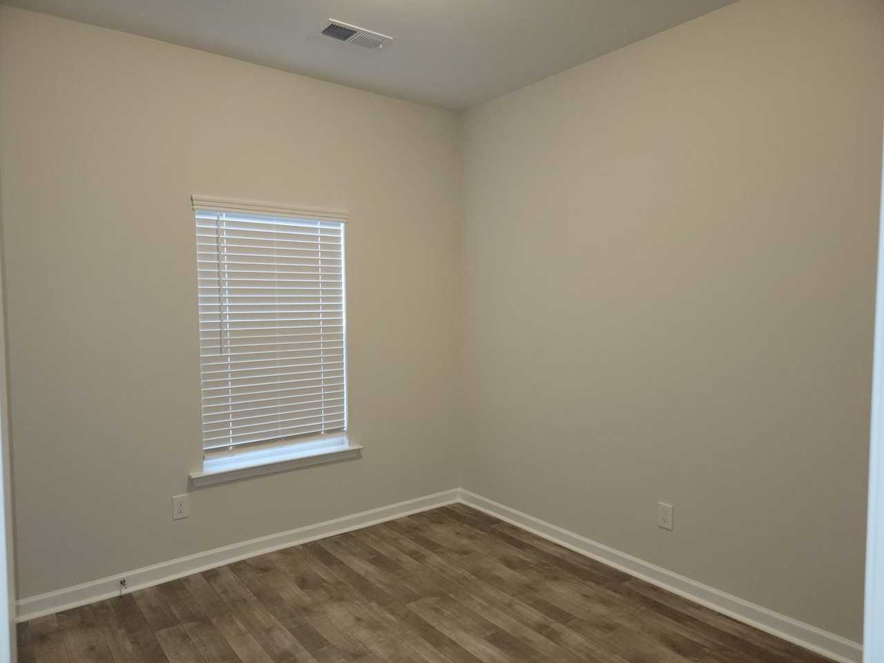 324 Young Town Cir - Photo 5 of 9