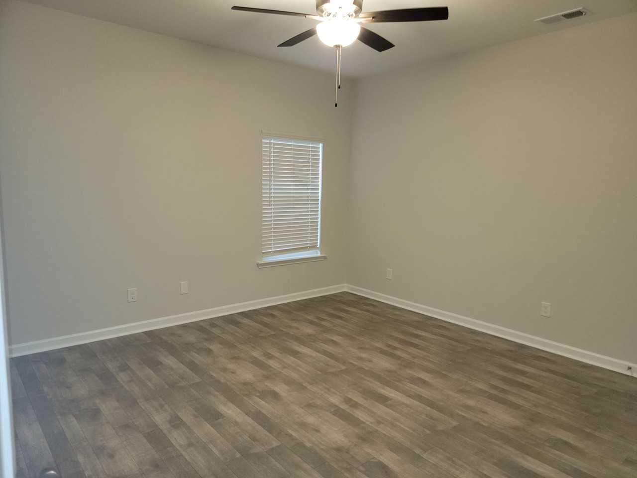 324 Young Town Cir - Photo 7 of 9