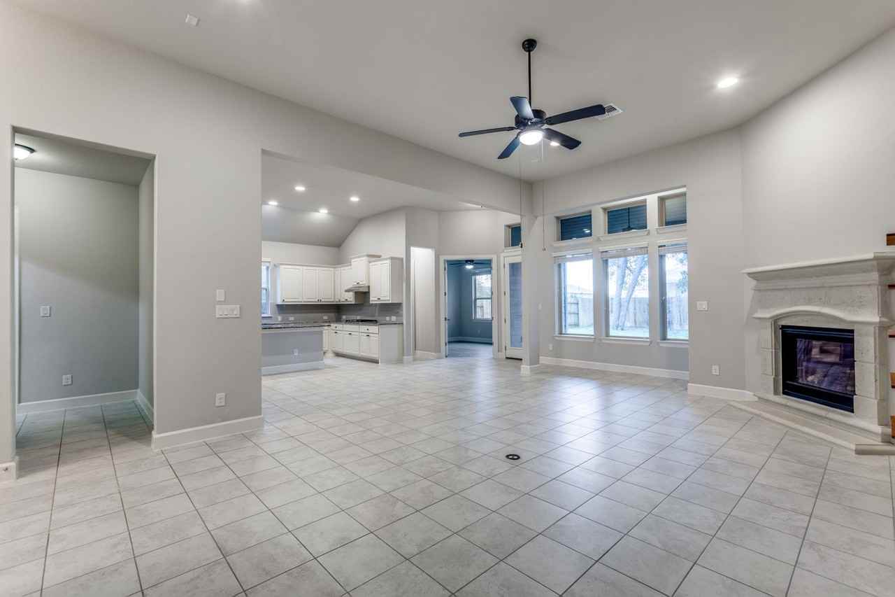 192 Pink Granite Blvd - Photo 3 of 25