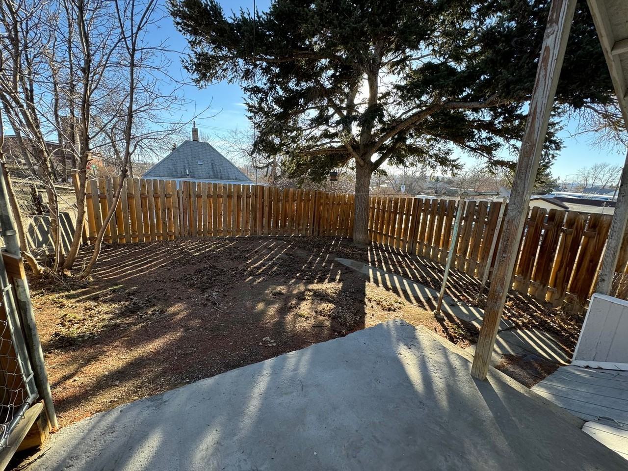 210 22nd St - Photo 3 of 8