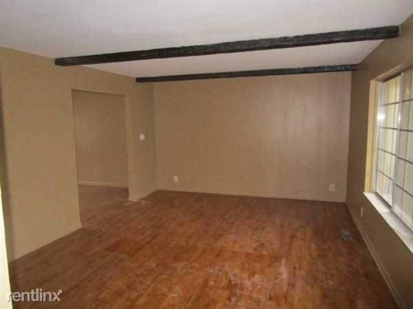 929 Springview Dr - Photo 2 of 10