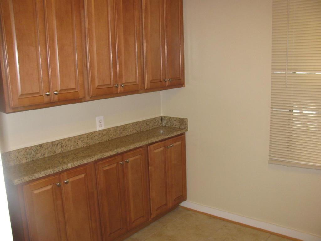 520 Anne St - Photo 3 of 31