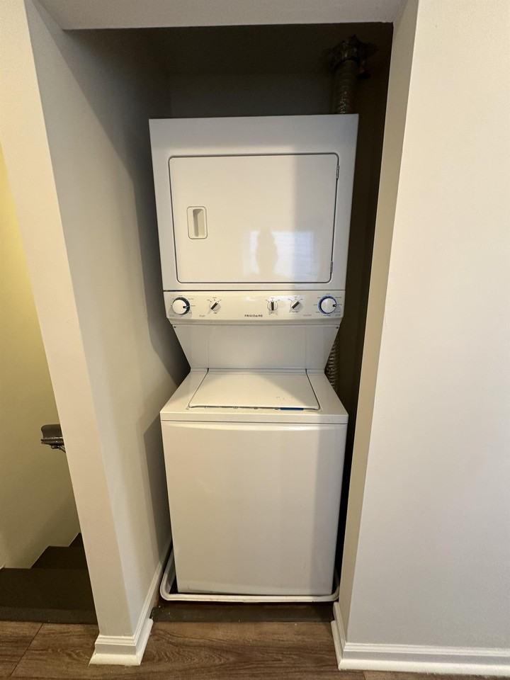 2241 Prout St Se - Photo 5 of 29