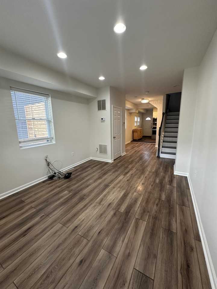 2241 Prout St Se - Photo 6 of 29