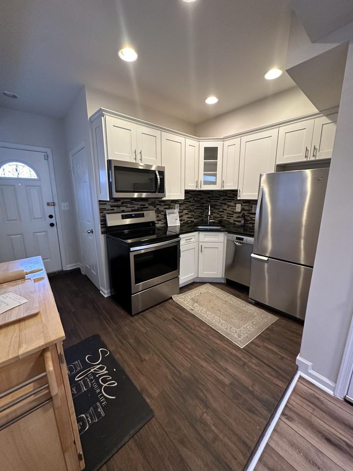 2241 Prout St Se - Photo 2 of 29