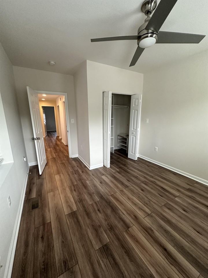 2241 Prout St Se - Photo 4 of 29