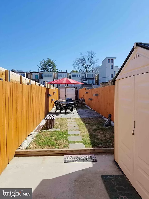 2241 Prout St Se - Photo 4 of 29