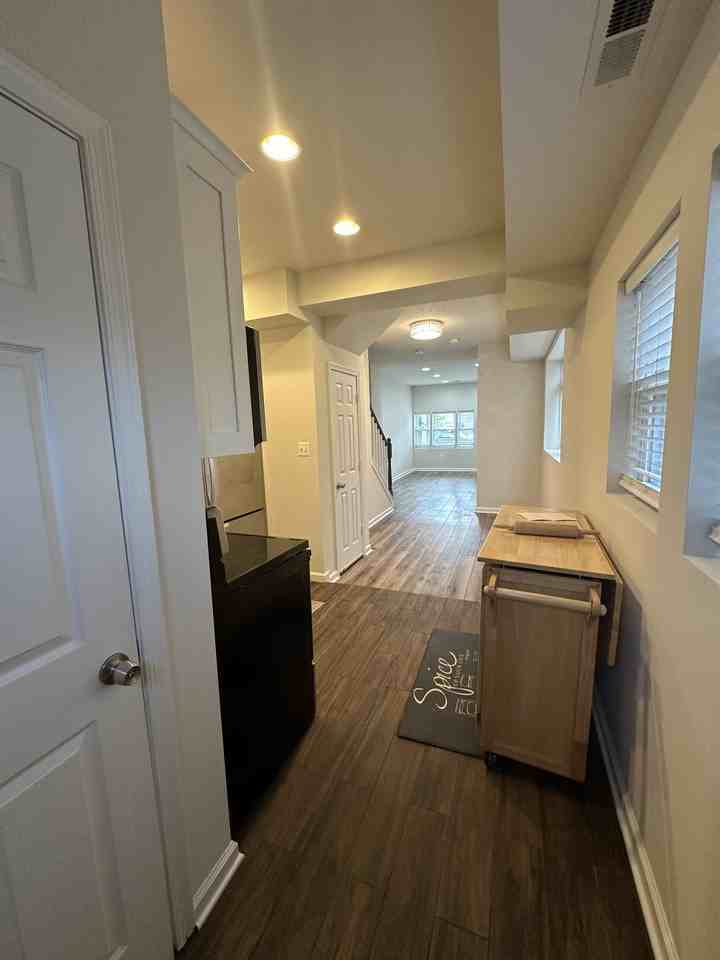 2241 Prout St Se - Photo 7 of 29