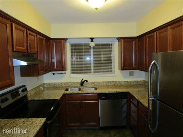 9494 Fenwin Dr - Photo 3 of 10