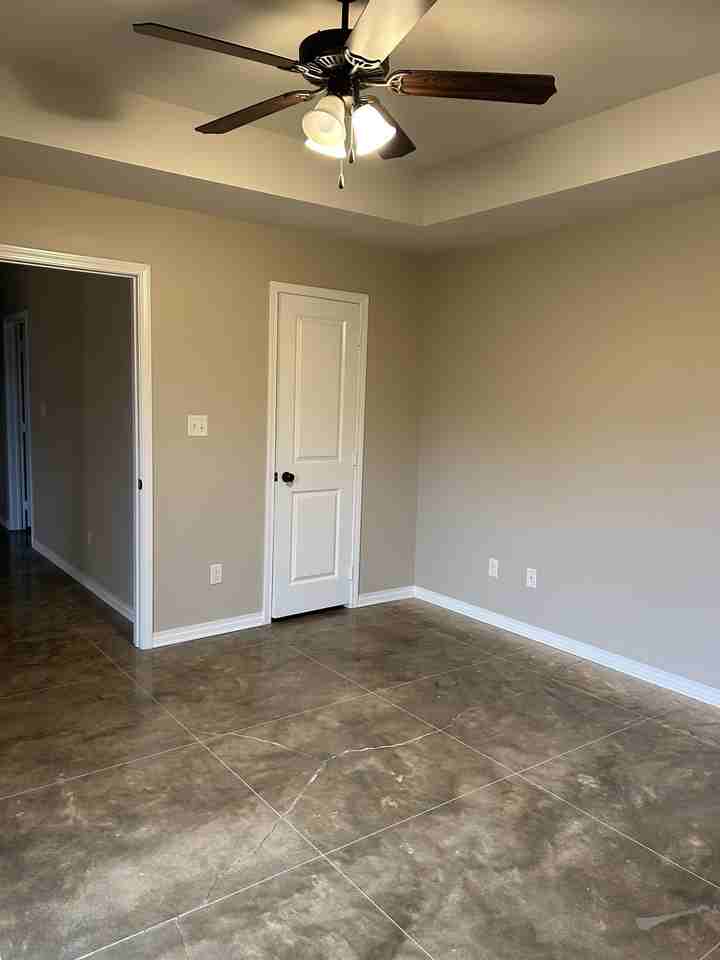 116 Douglas Ln - Photo 3 of 33