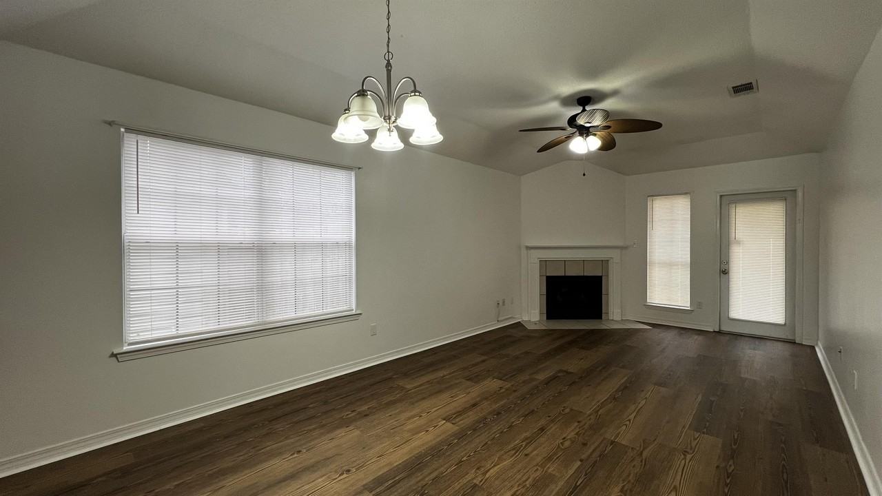 513 Westchase Court North - Photo 2 of 17