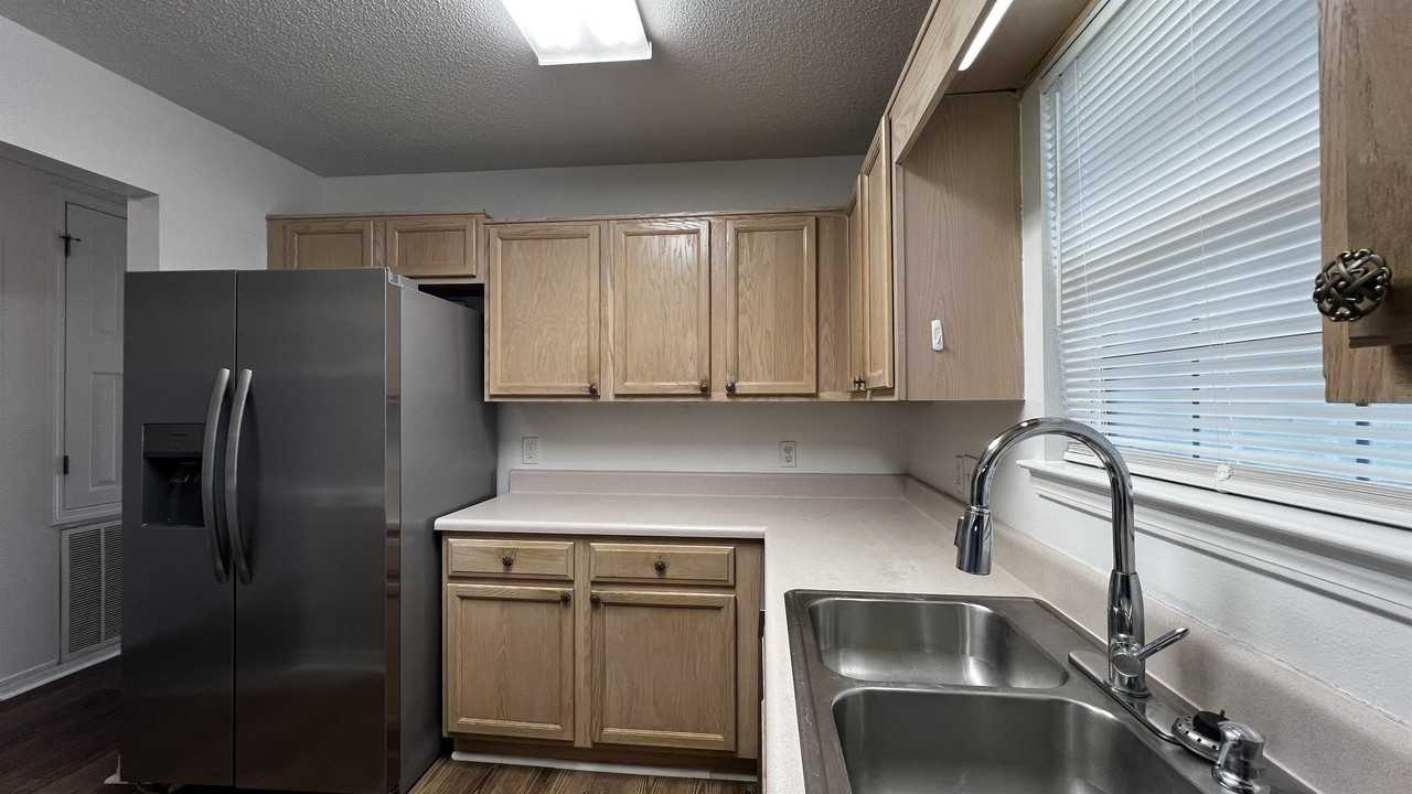 513 Westchase Court North - Photo 7 of 17