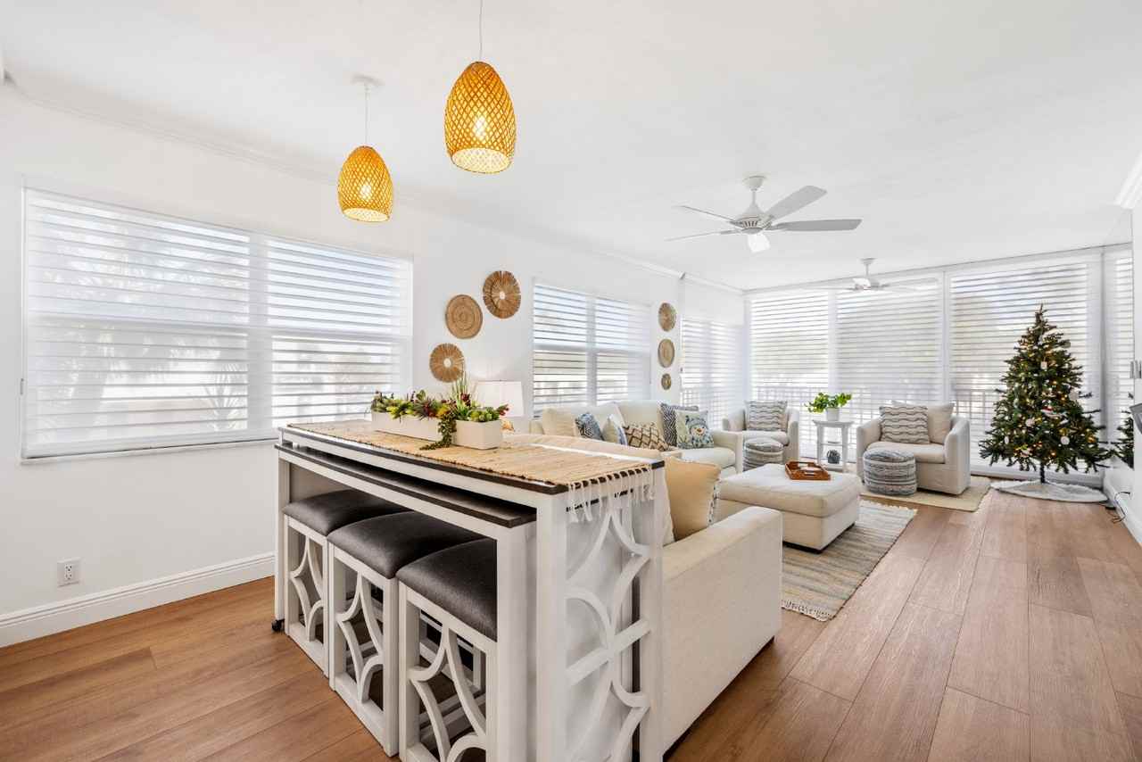 404 Broad Ave S - Photo 5 of 20