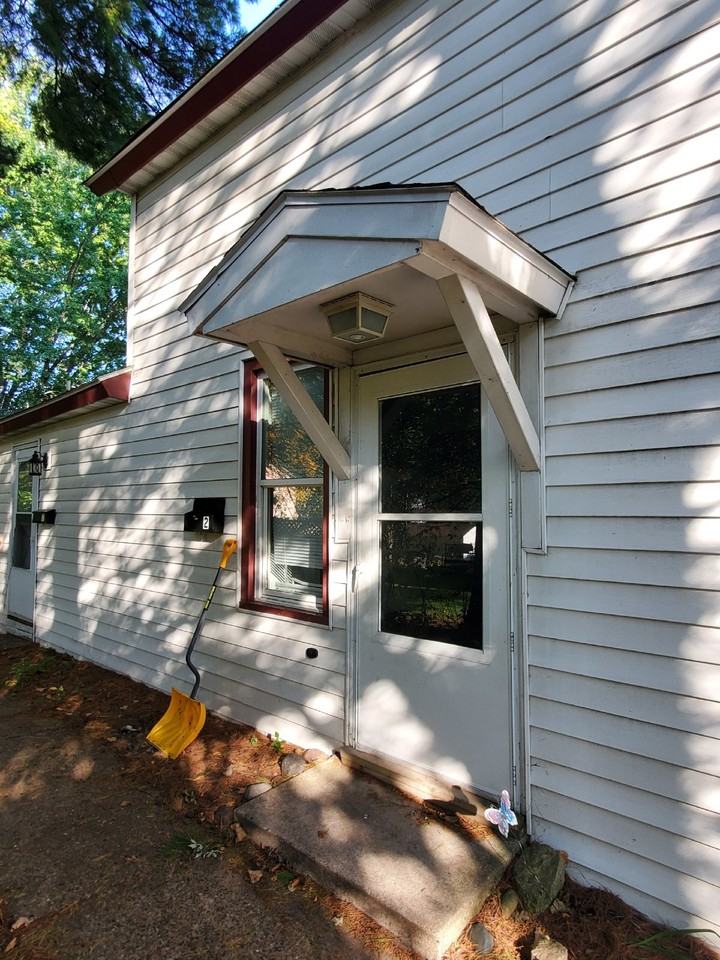 228 William St N - Photo 3 of 13