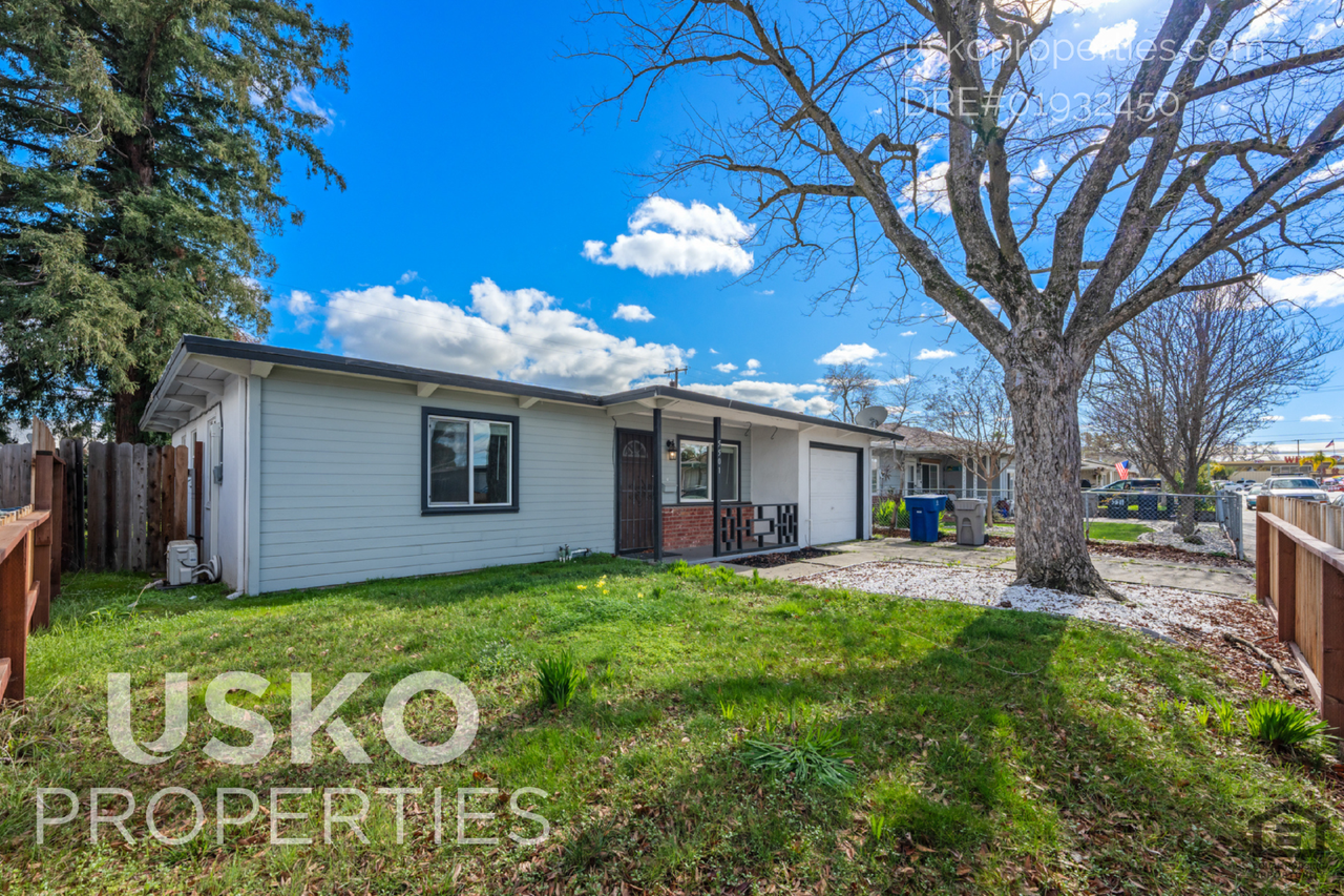 5501 71st St - Photo 2 of 25