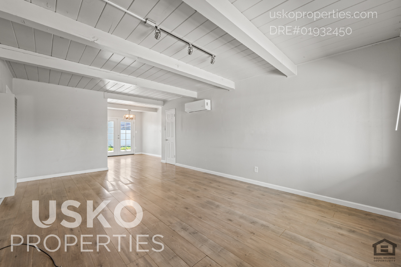 5501 71st St - Photo 4 of 25