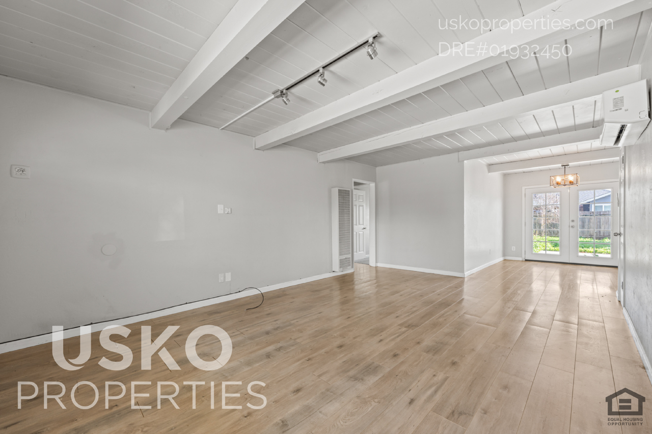 5501 71st St - Photo 5 of 25