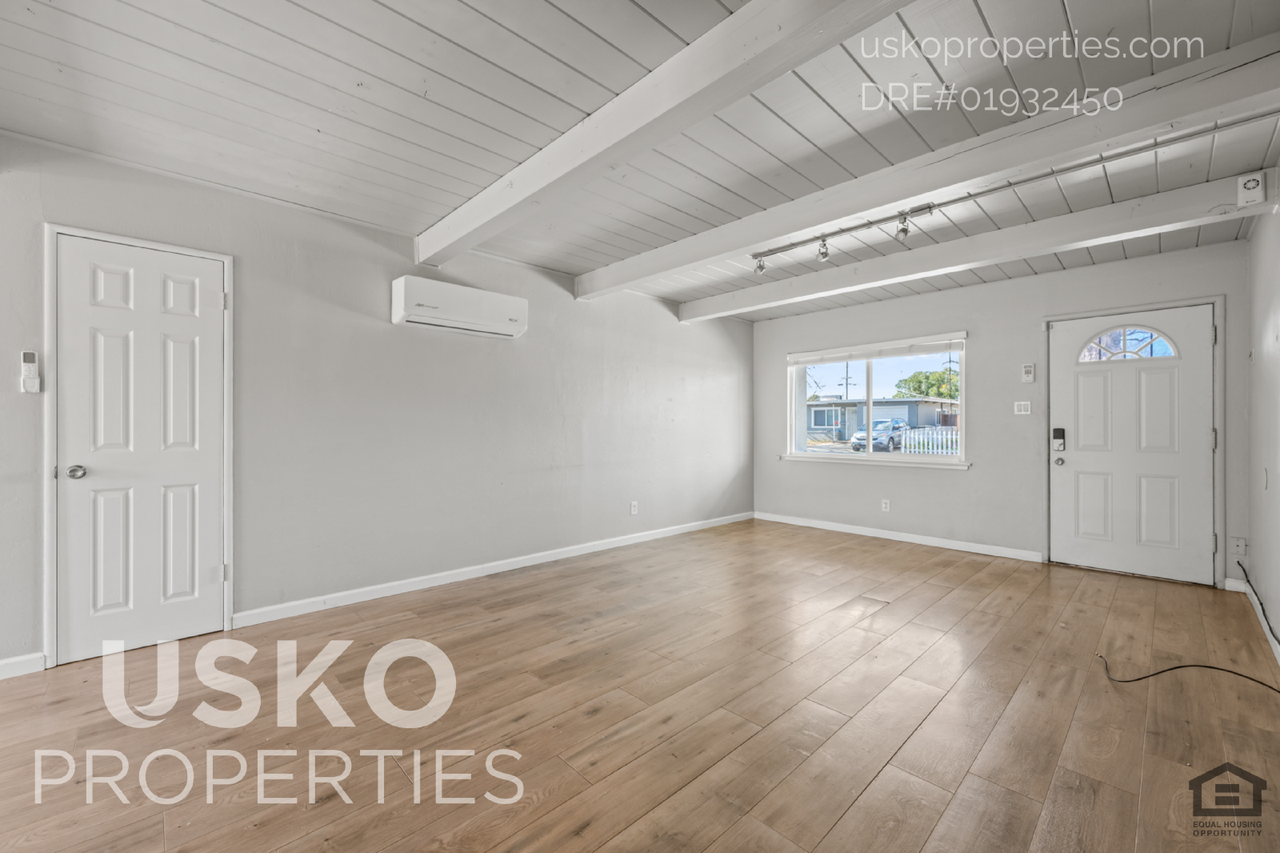 5501 71st St - Photo 6 of 25