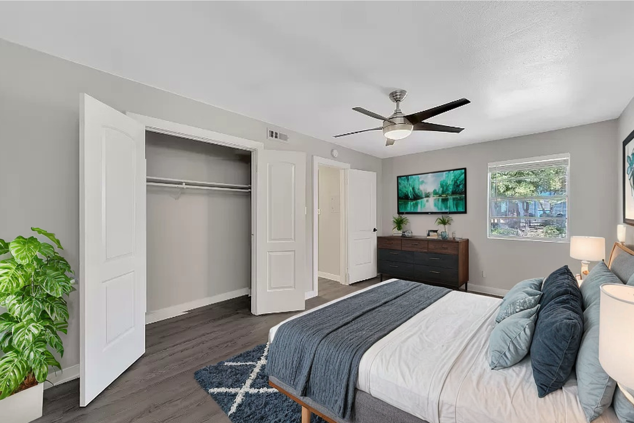 Hidden Gardens - Photo 6 of 23