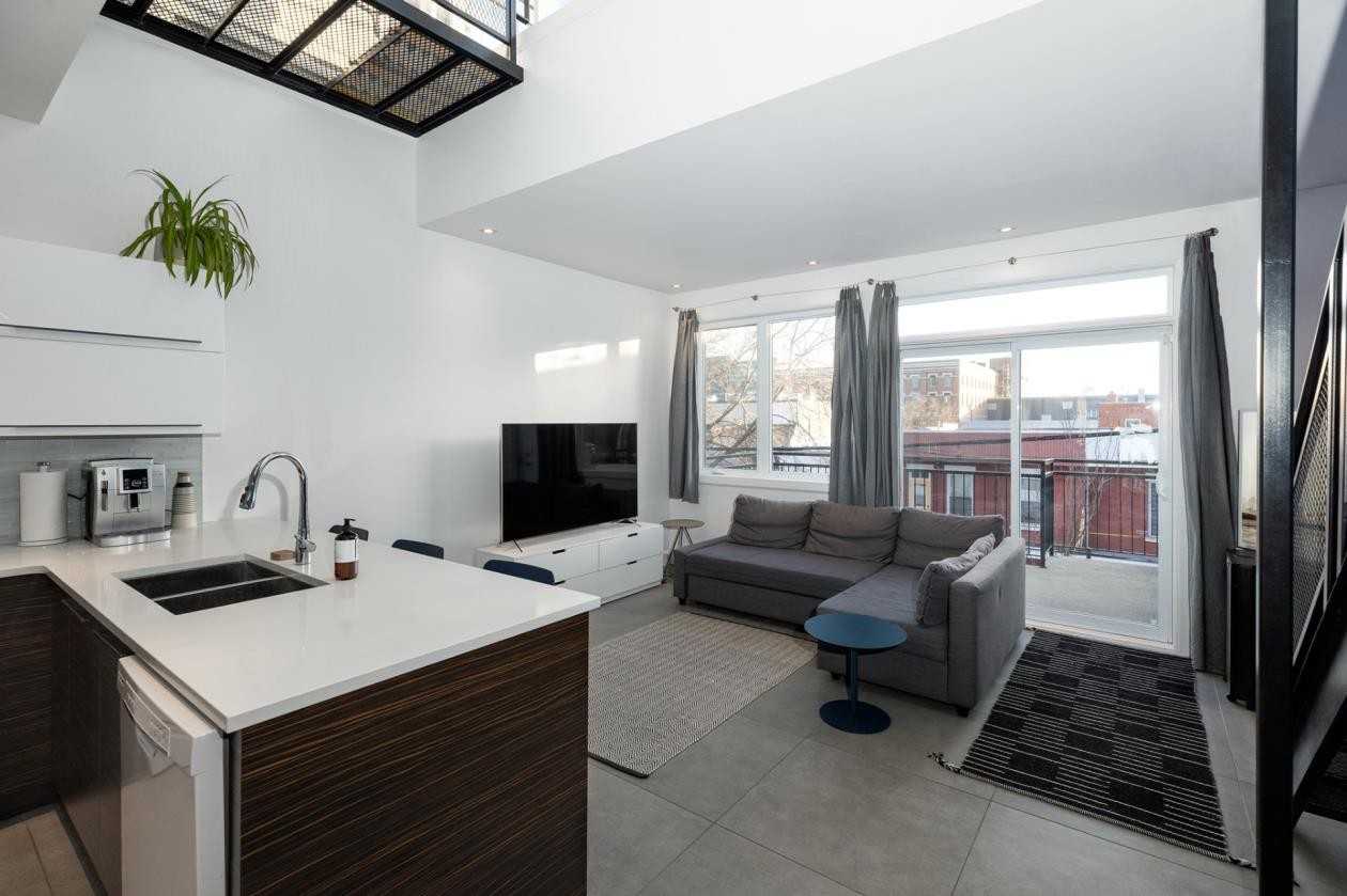 2050 Rue Du Havre - Photo 2 of 22