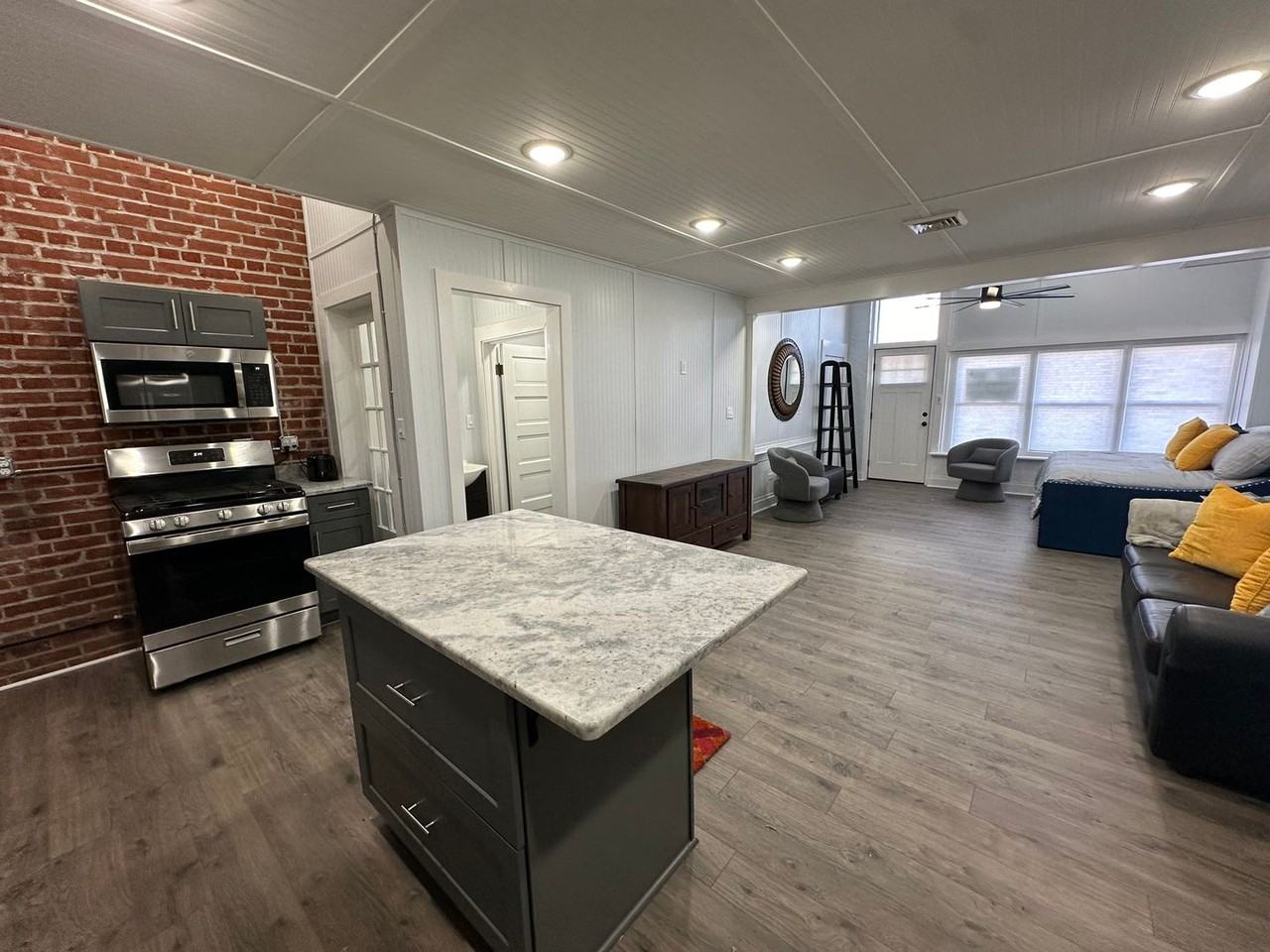 218 Martin Luther King Jr Dr - Photo 3 of 13