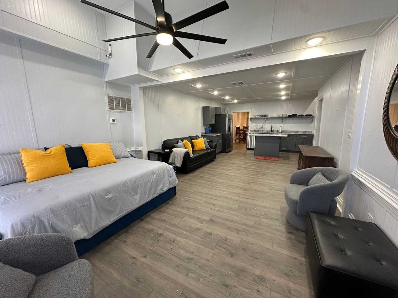 218 Martin Luther King Jr Dr - Photo 5 of 14