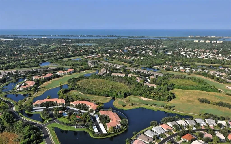 9300 Clubside Cir - Photo 4 of 17