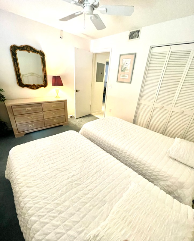 9300 Clubside Cir - Photo 6 of 17