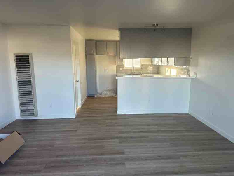 4932 Charlene Cir #5 - Photo 6 of 8