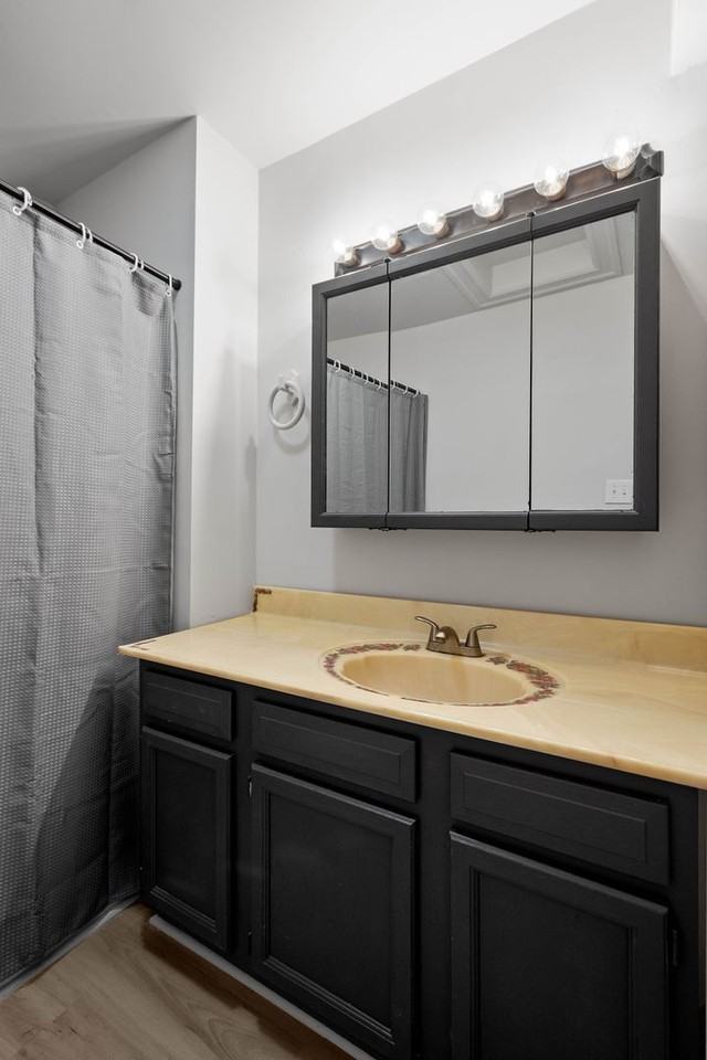 427 Russellwood Ave - Photo 2 of 33