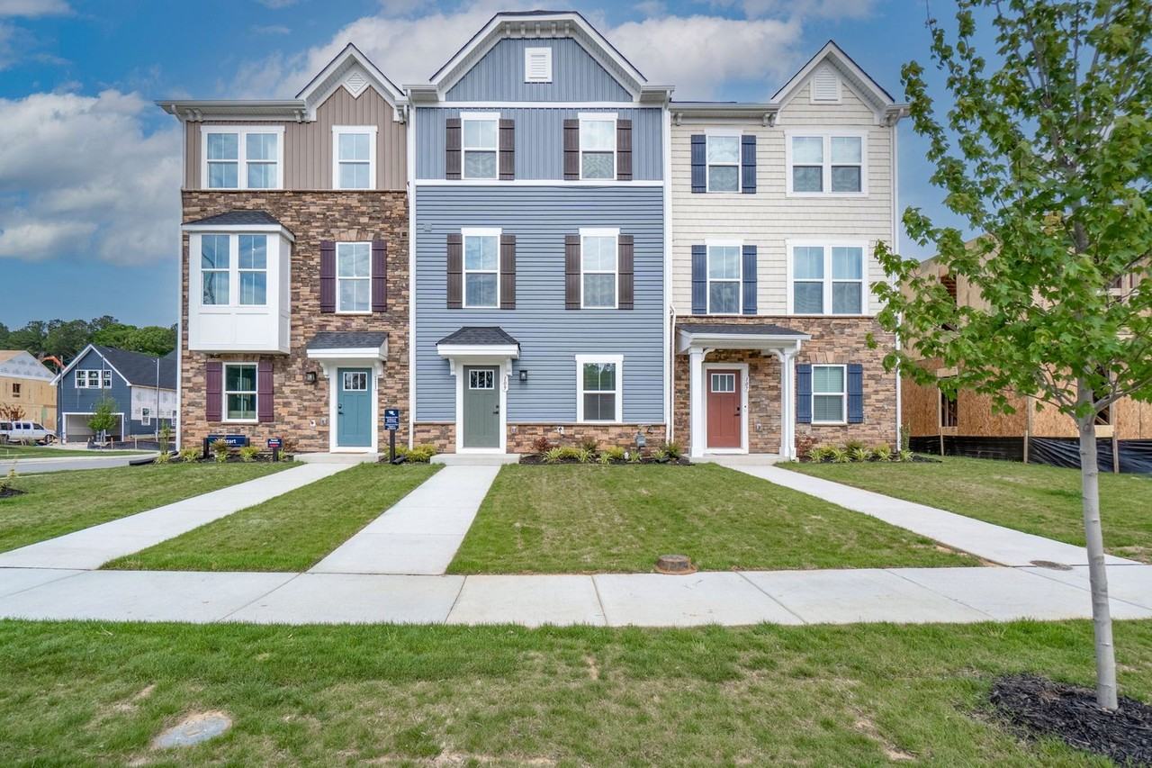 109 Legacy Blvd - Photo 2 of 45