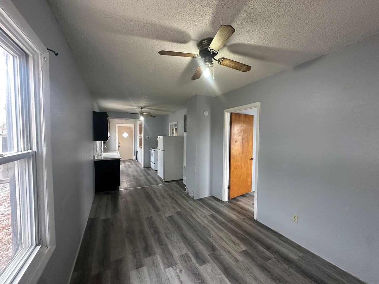 102 W Overland - Photo 2 of 13