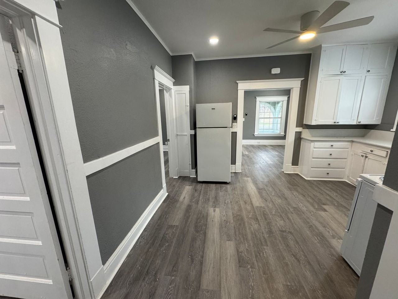 542 E. Locust St. - Photo 3 of 9