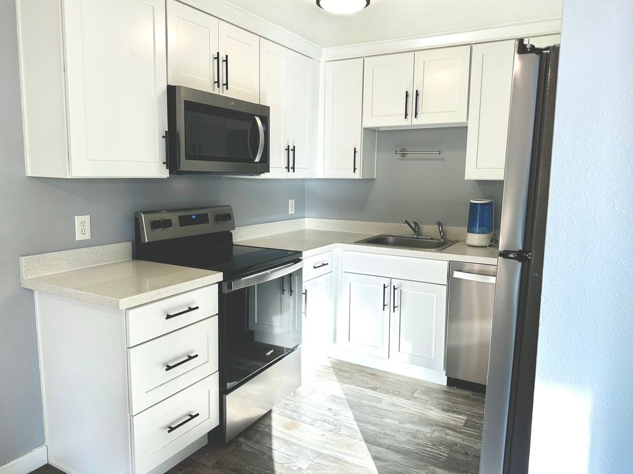 925 18th St Ne - Photo 4 of 12
