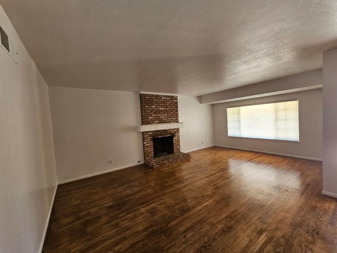 543 Cuesta Dr - Photo 2 of 12