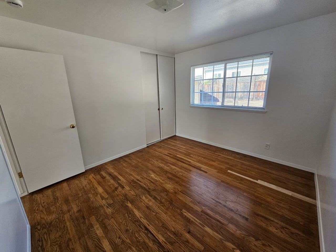 543 Cuesta Dr - Photo 5 of 12