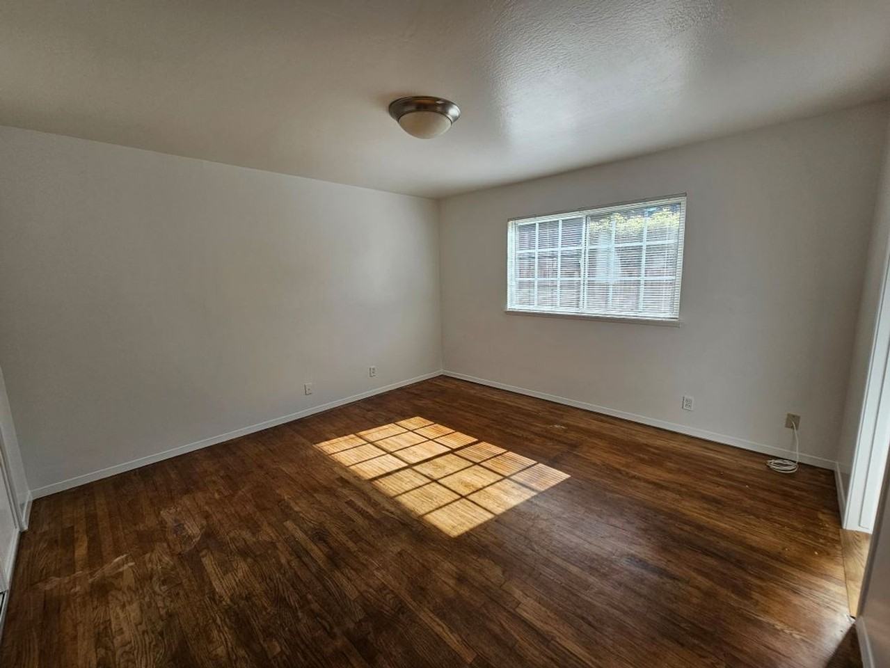 543 Cuesta Dr - Photo 6 of 12