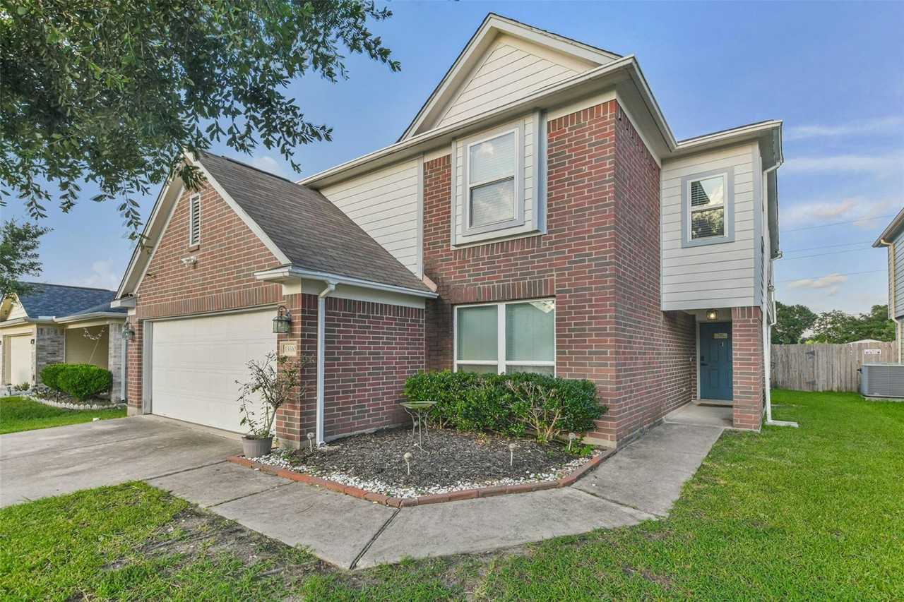 13510 Dahlia Green Way - Photo 3 of 46