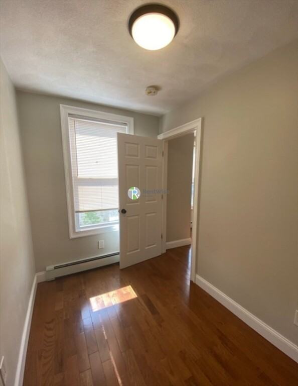 12 Chelsea St #1 - Photo 5 of 10