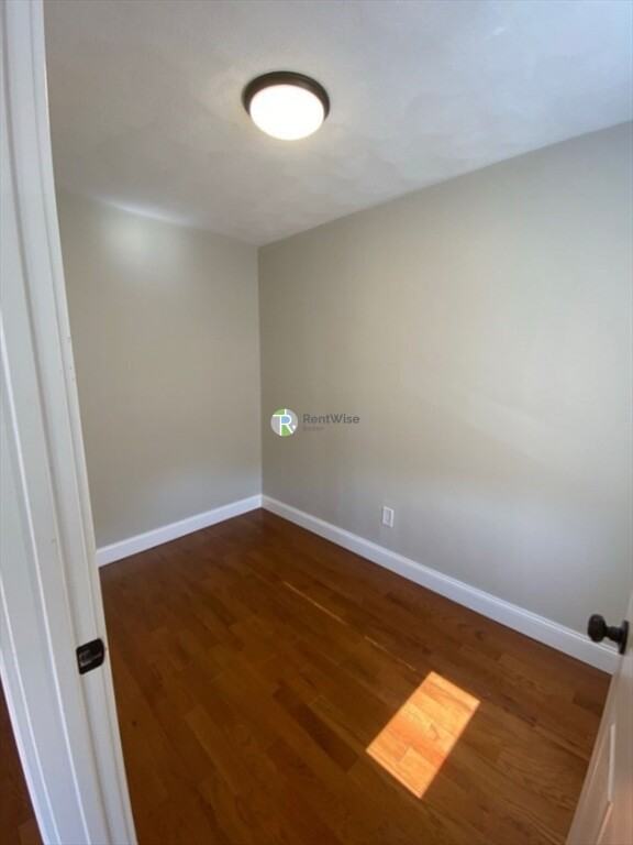 12 Chelsea St #1 - Photo 7 of 10