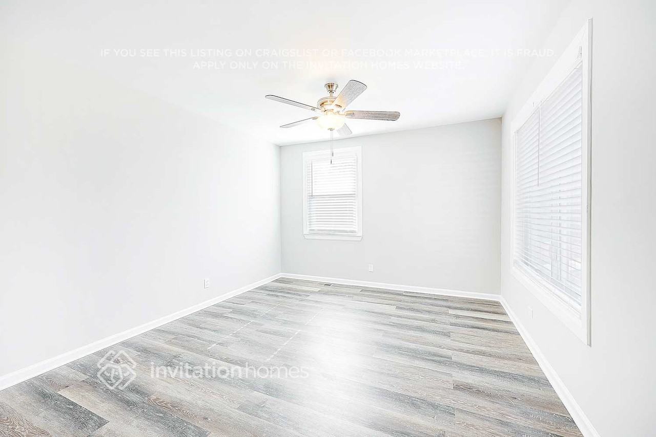 3216 Holland Ln - Photo 3 of 27