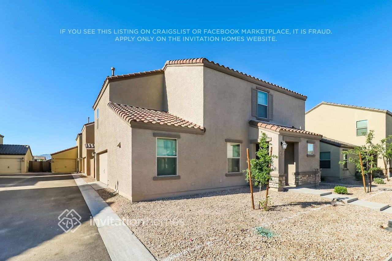 8025 W Agora Ln - Photo 2 of 16