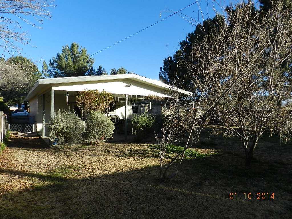 701 Dees St - Photo 3 of 6