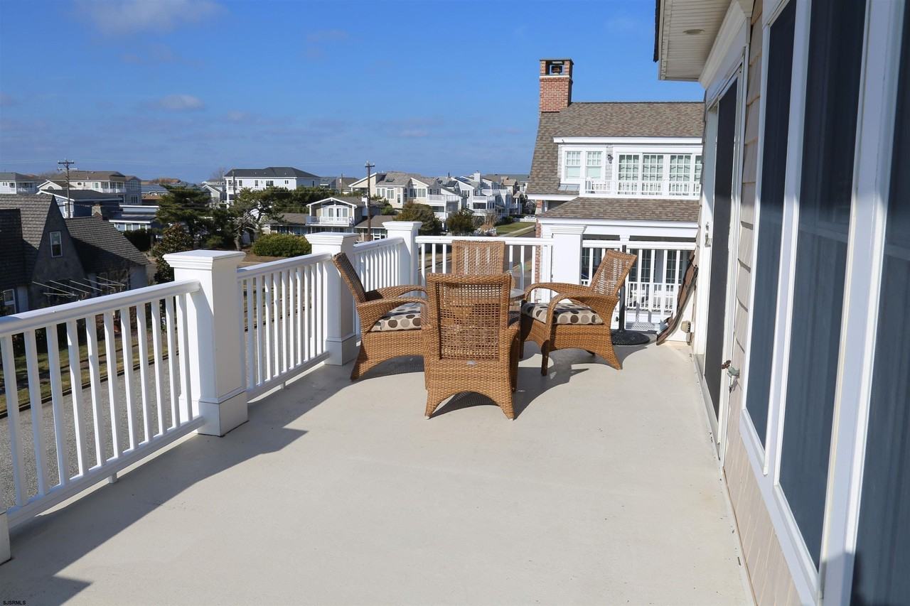 403 20th St S - Photo 3 of 50