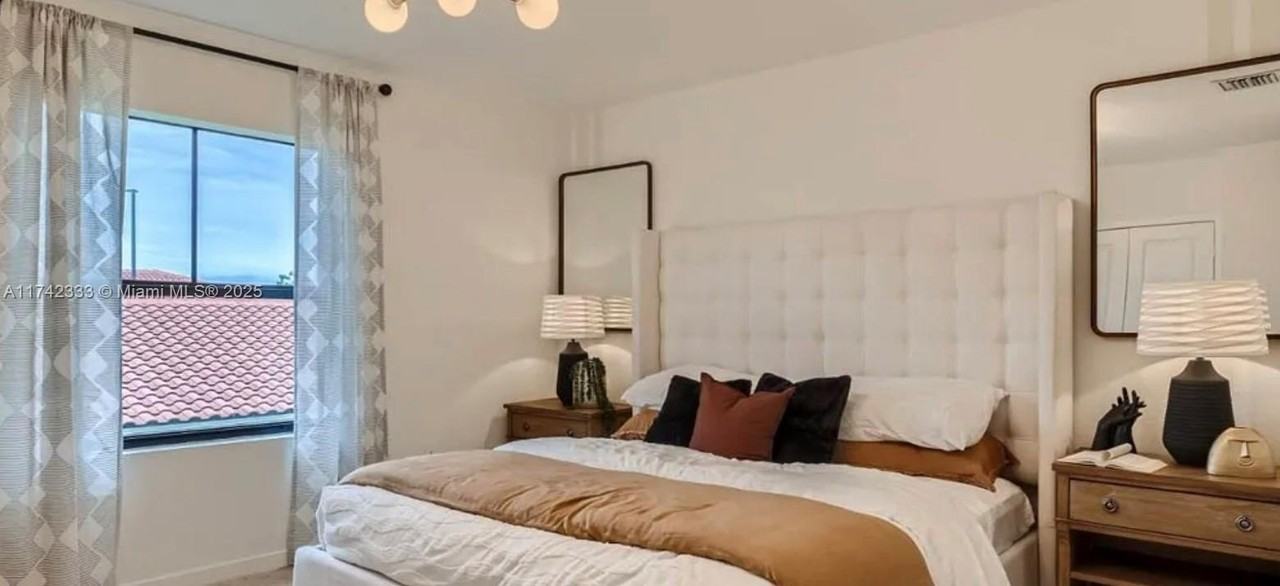 322 Ne 1st Dr #1 - Photo 7 of 9