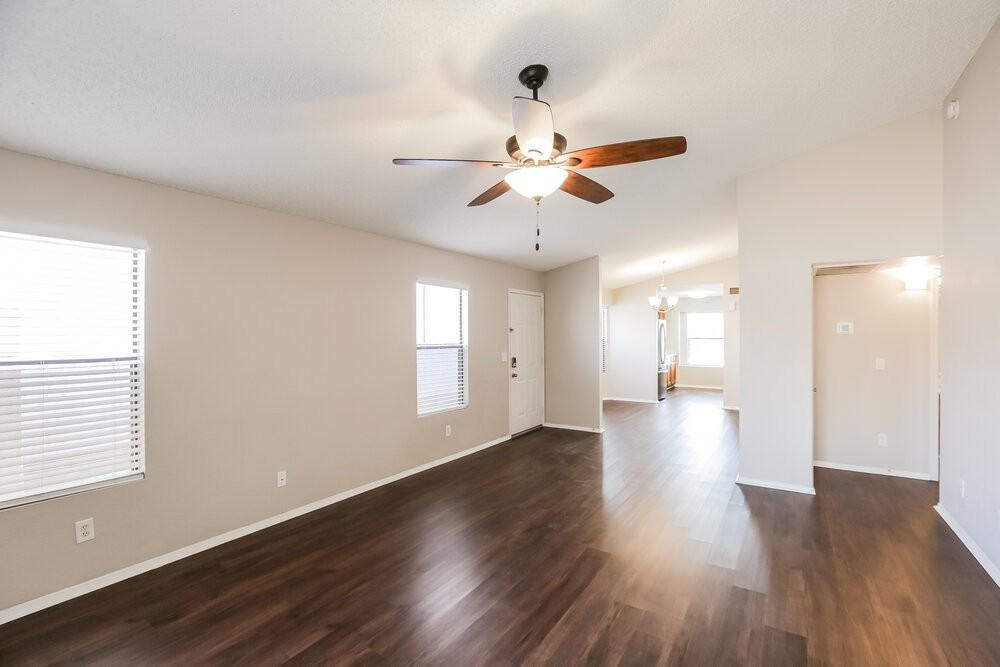 11622 W Olive Dr - Photo 6 of 16