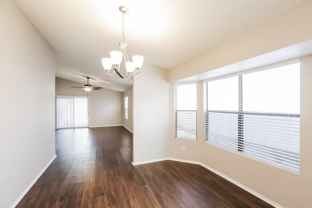 11622 W Olive Dr - Photo 7 of 16