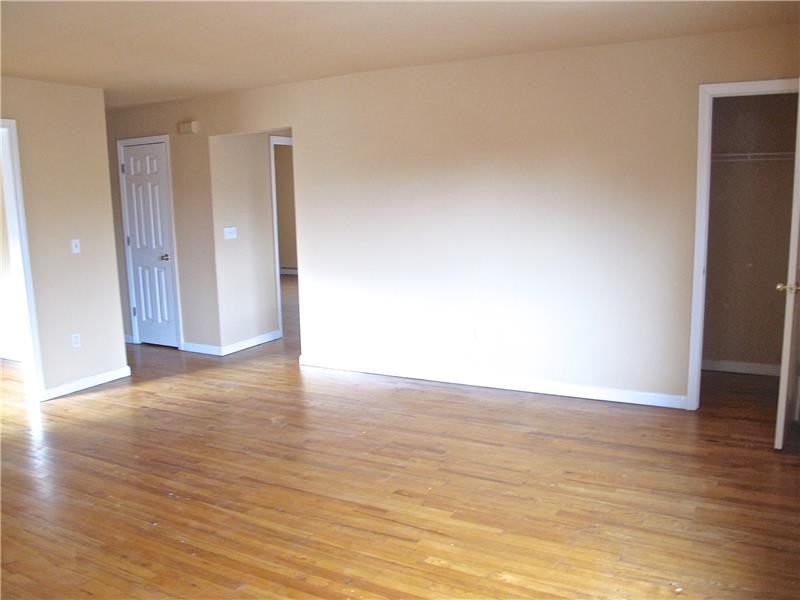 15 S Devoe Ave - Photo 3 of 8